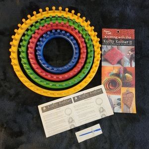 Knifty Knitter Loom Set